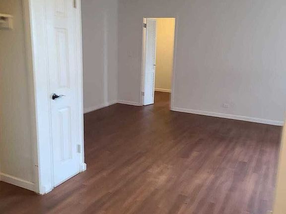 4th image of 220 Montgomery St #9EE