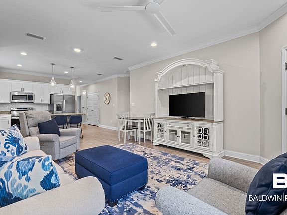 5th image of 2651 S Juniper St #1805