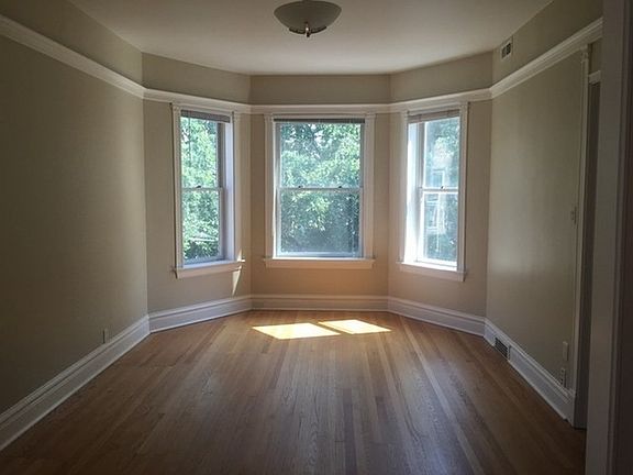 3rd image of 1466 W Summerdale Ave #02