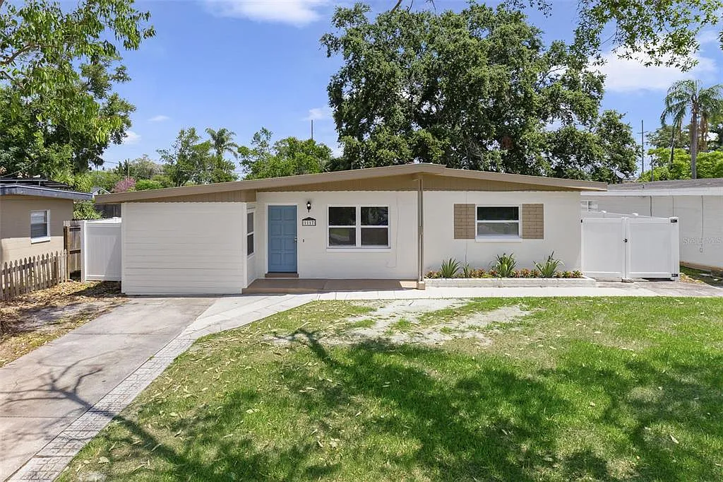 4 bed, 2.0 bath, 1514 sqft, $2,600 — Photo 1