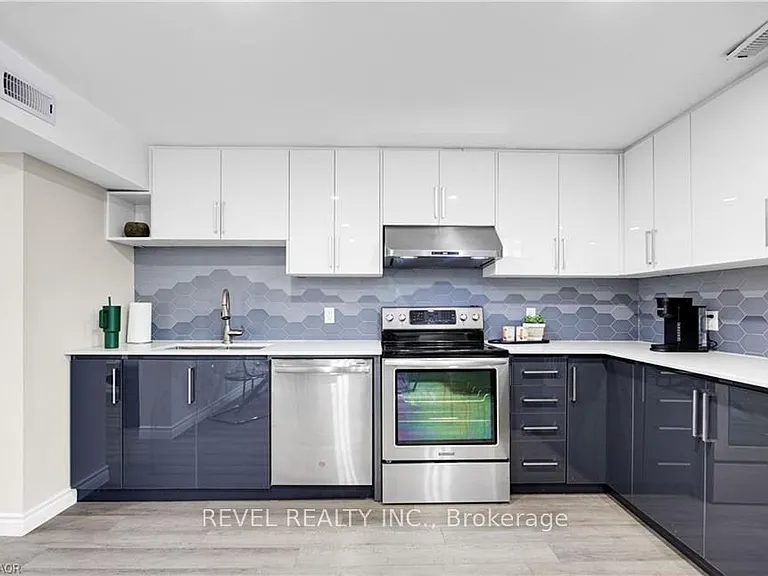 38 Birgitta Cres #LOWER — Photo 2