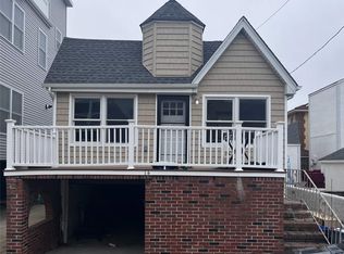 14 Illinois Ave, Long Beach, NY 11561