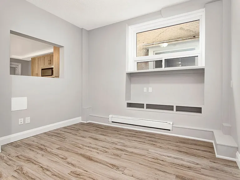 338 Somerset St E — Photo 17
