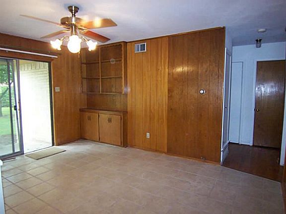 5th image of 405 W Celeste Dr
