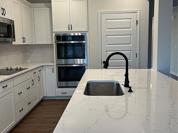 2nd image of 430 Brooke Hill Dr