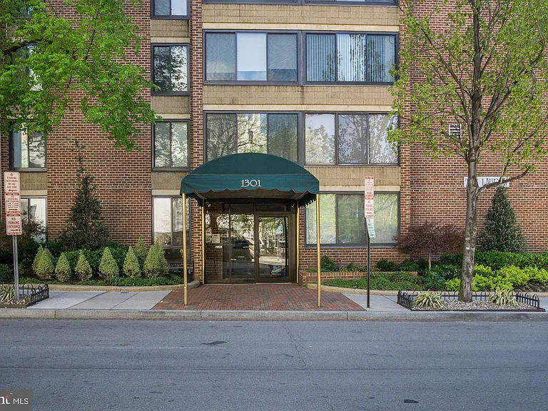 1301 20th St NW #201 — Photo 13