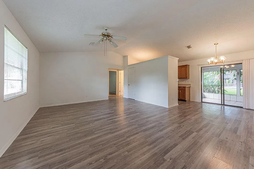 3 bed, 2.0 bath, 1016 sqft, $2,200 — Photo 4