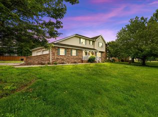 405 S Cedarbrook Dr, Monett, MO 65708