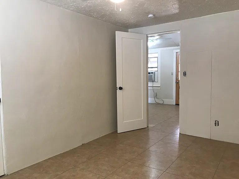 221 W Roger Rd #C — Photo 16