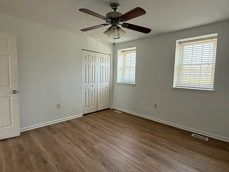 6407 Continental Dr — Photo 4