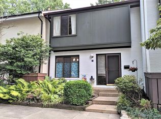 2029 Golf Course Dr, Reston, VA 20191