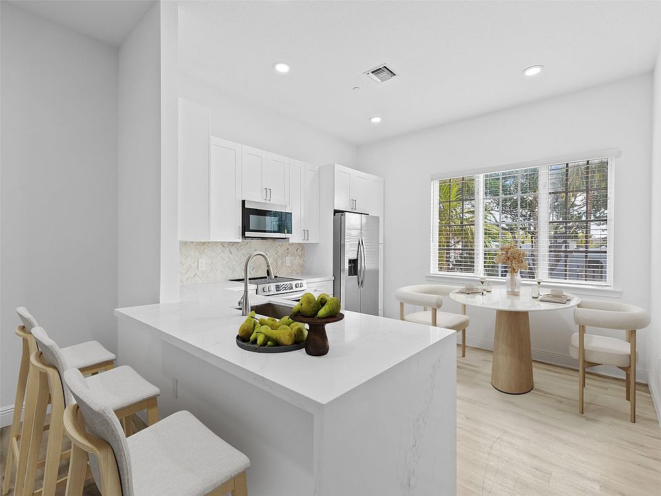 1st image of 510 SE 7th Street #403