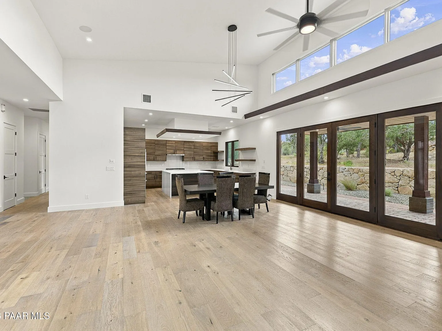 3 bed, 3.5 bath, 2773 sqft, $4,800 — Photo 4