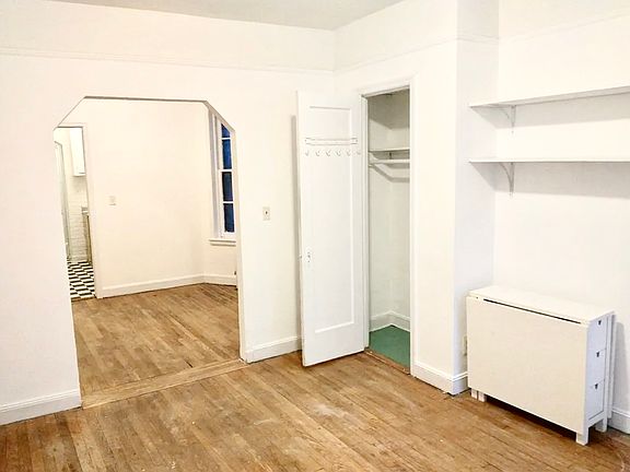3rd image of 314 E 70th St APT 5A