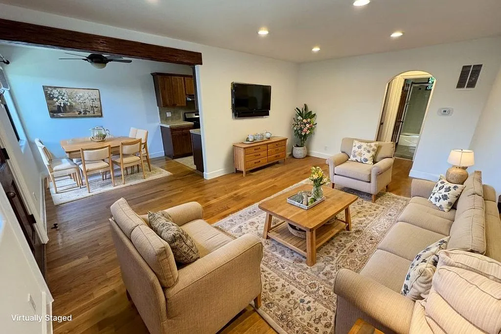 1 bed, 800 sqft, $2,395 — Photo 1