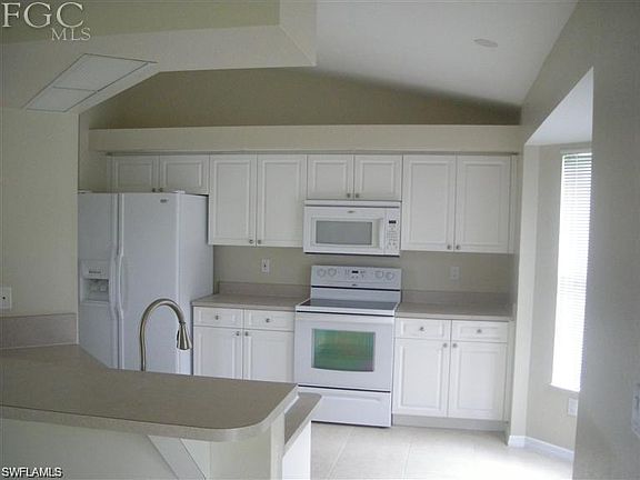 2nd image of 222 SW 37th St