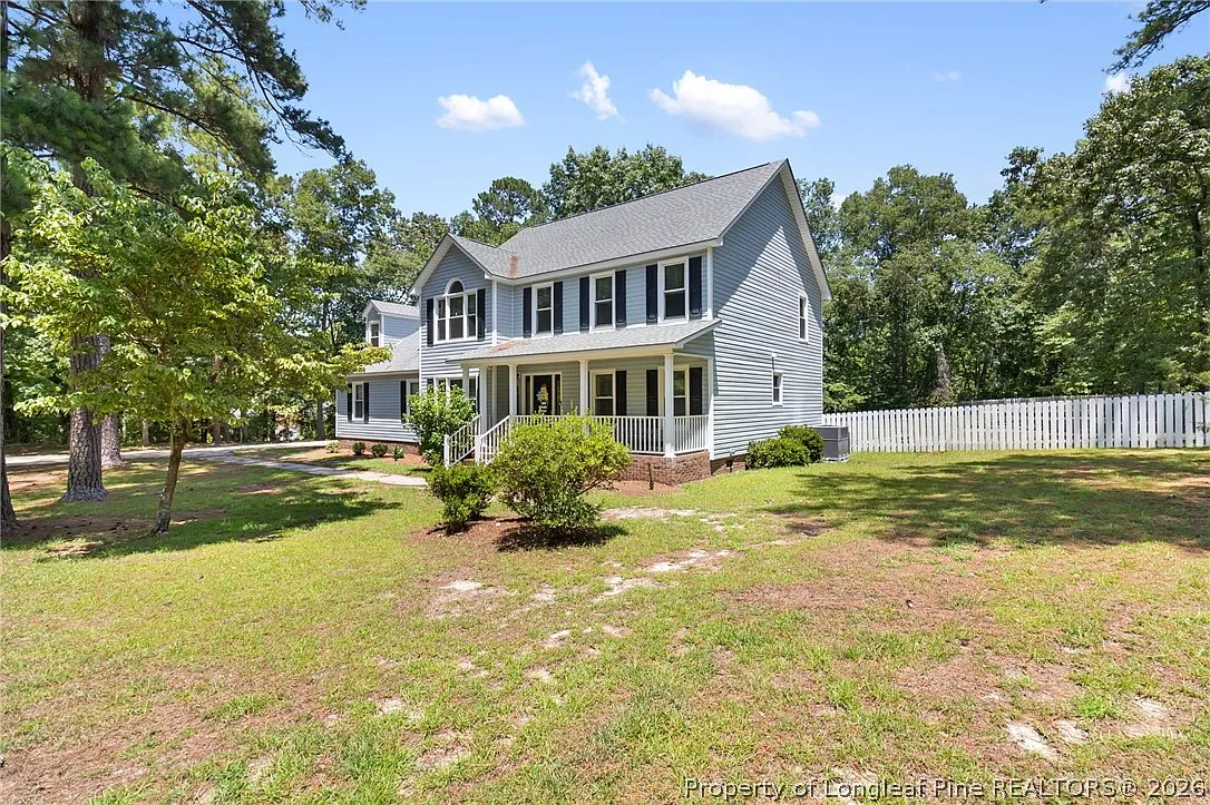 4 bed, 2.5 bath, 2981 sqft, $2,300 — Photo 4