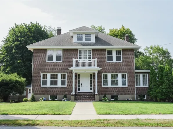 19 Stoneleigh Rd, Watertown, MA 02472