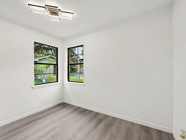 7607 Grape St — Photo 14