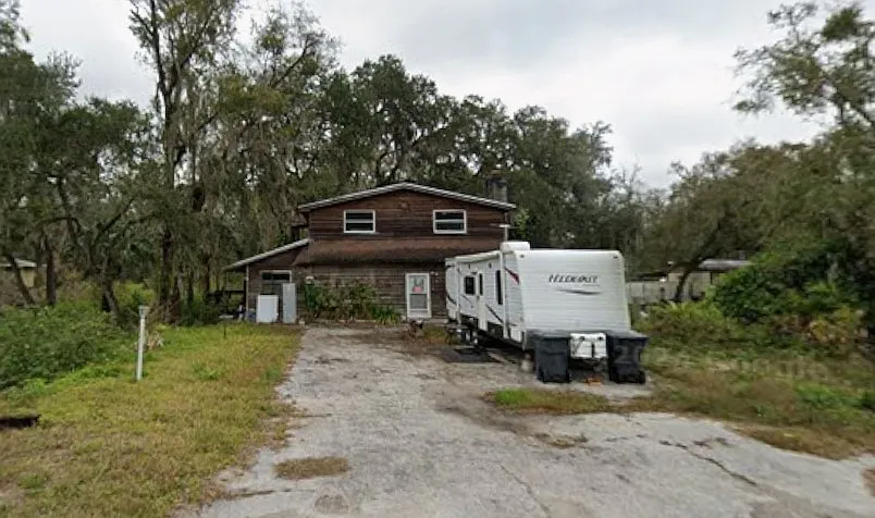3 bed, 2552 sqft, $1,300 — Photo 1