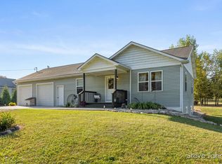 5579 W Duckland Rd, Sidney, MI 48885