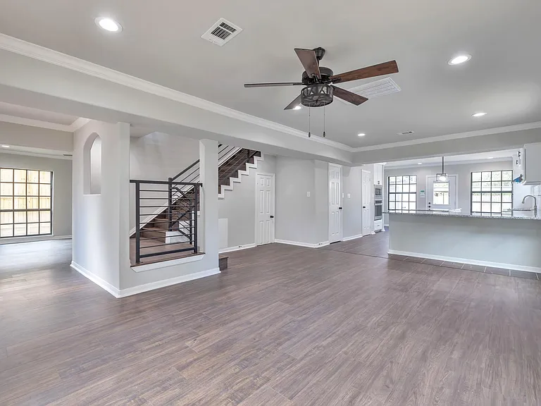 7312 Main St — Photo 14