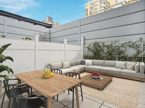 163 West 18th Street image 4 of 9