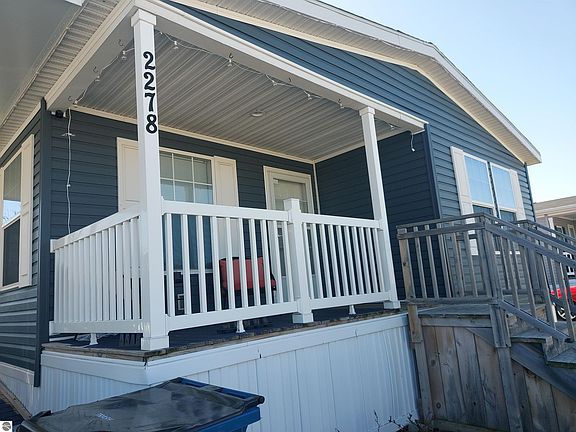 4th image of 2278 Friendship Dr