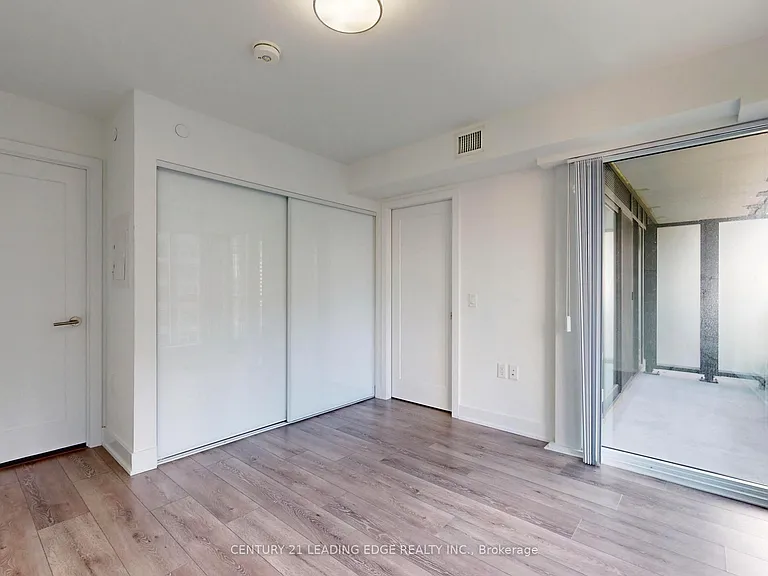585 Bloor St E #821 — Photo 18