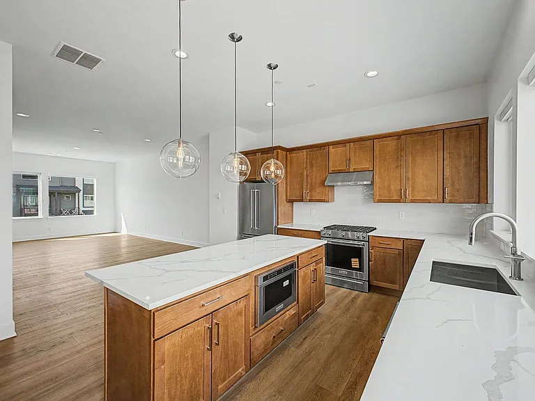 689 Saddle Dr — Photo 14