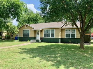1015 Gilmore St, Taylor, TX 76574