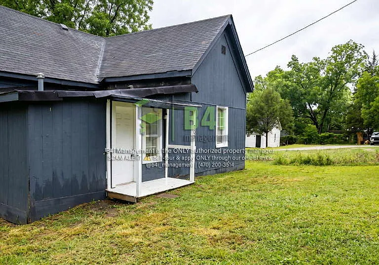 705 Barnesville St — Photo 3