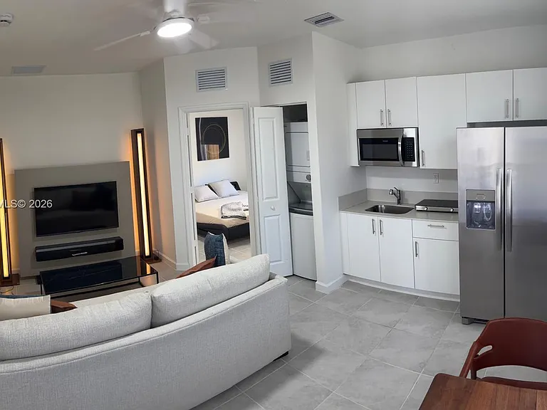 2225 SE 30th St #2225 — Photo 1
