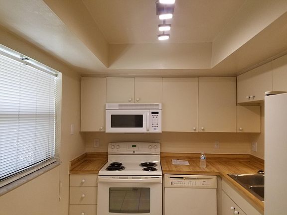 3rd image of 3030 Eastland Blvd Unit A104