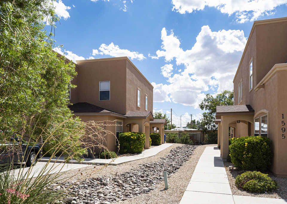 1st image of 1595 Carrillo Ct