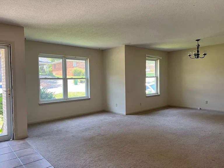 4612 N Cypress St — Photo 4