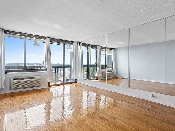 5th image of 152-18 Union Tpke Penthouse F
