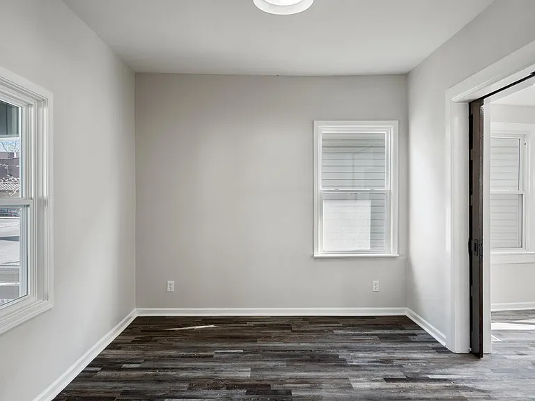 2754 Holmes St — Photo 8