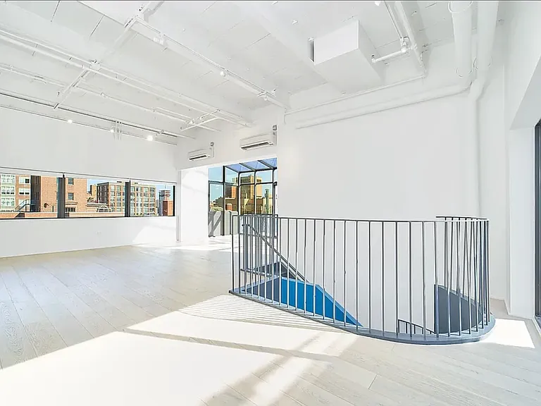 237 Madison Ave #PHA — Photo 11