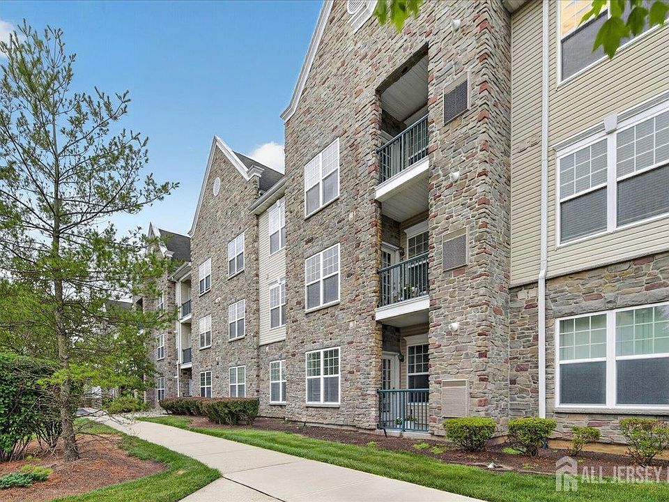 1st image of 100 Middlesex Blvd APT 314