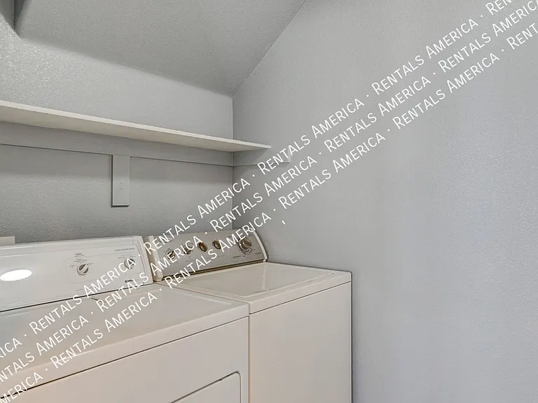 7624 Whispering River St — Photo 32