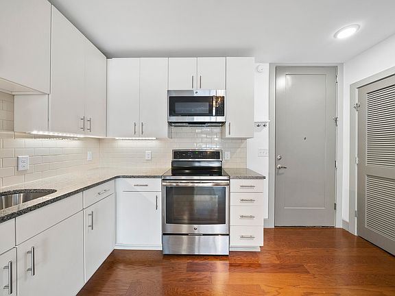 5th image of 1300 Saint Marys St #207