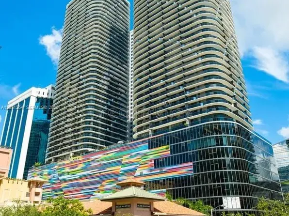 55 SW 9th St, Miami, FL