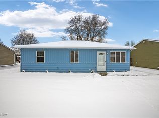 9864 Green Dr, Windham, OH 44288