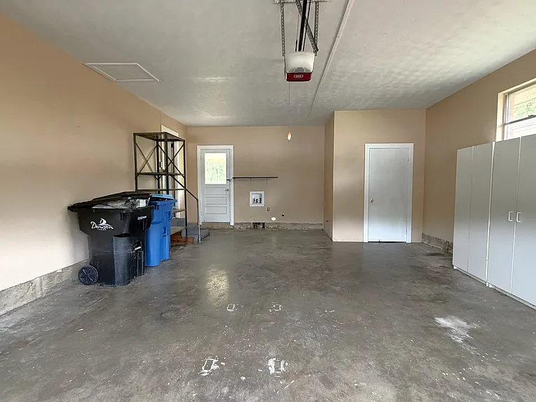 1805 Waterloo Ave — Photo 15