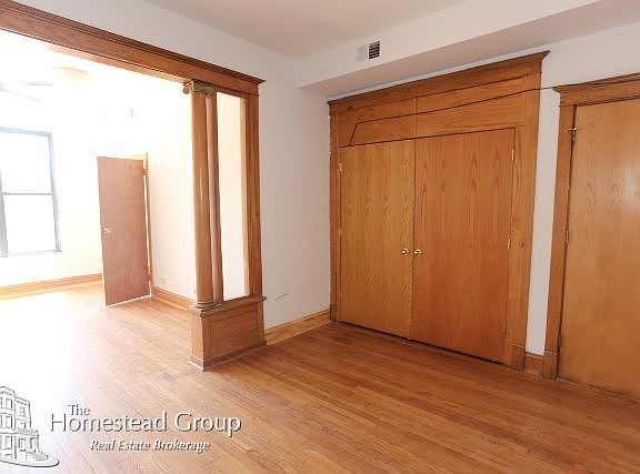 5th image of 2871 N Milwaukee Ave #02