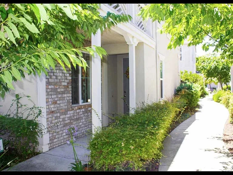 1642 Welford Cir — Photo 1