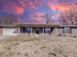 25 Shawnee Dr, Saint Charles, MO