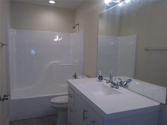 5th image of 4436 SW Baturro St