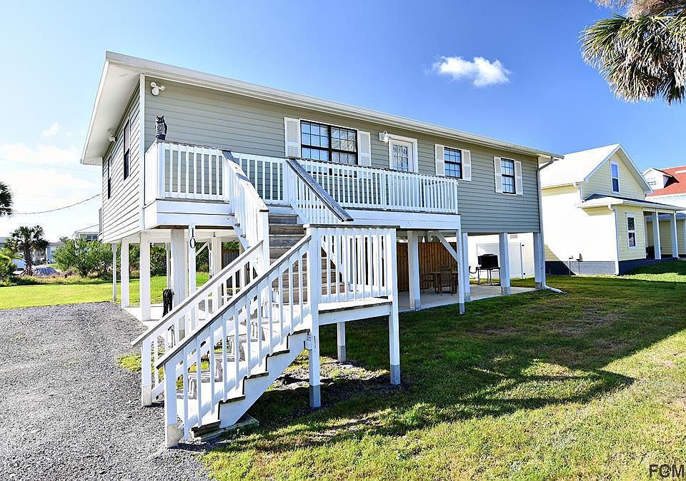 1st image of 10 Moody Dr